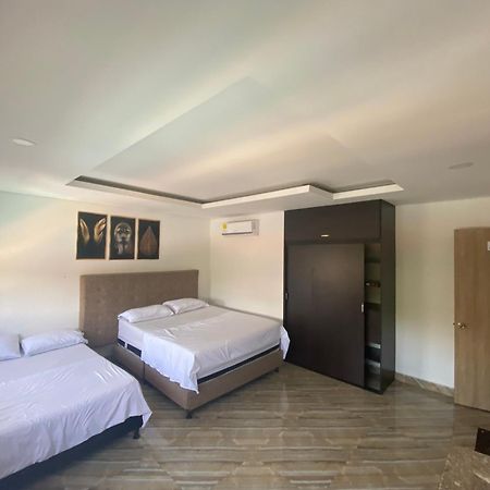 Hotel Deluxe Oasis De La Colina Girardot Exterior photo