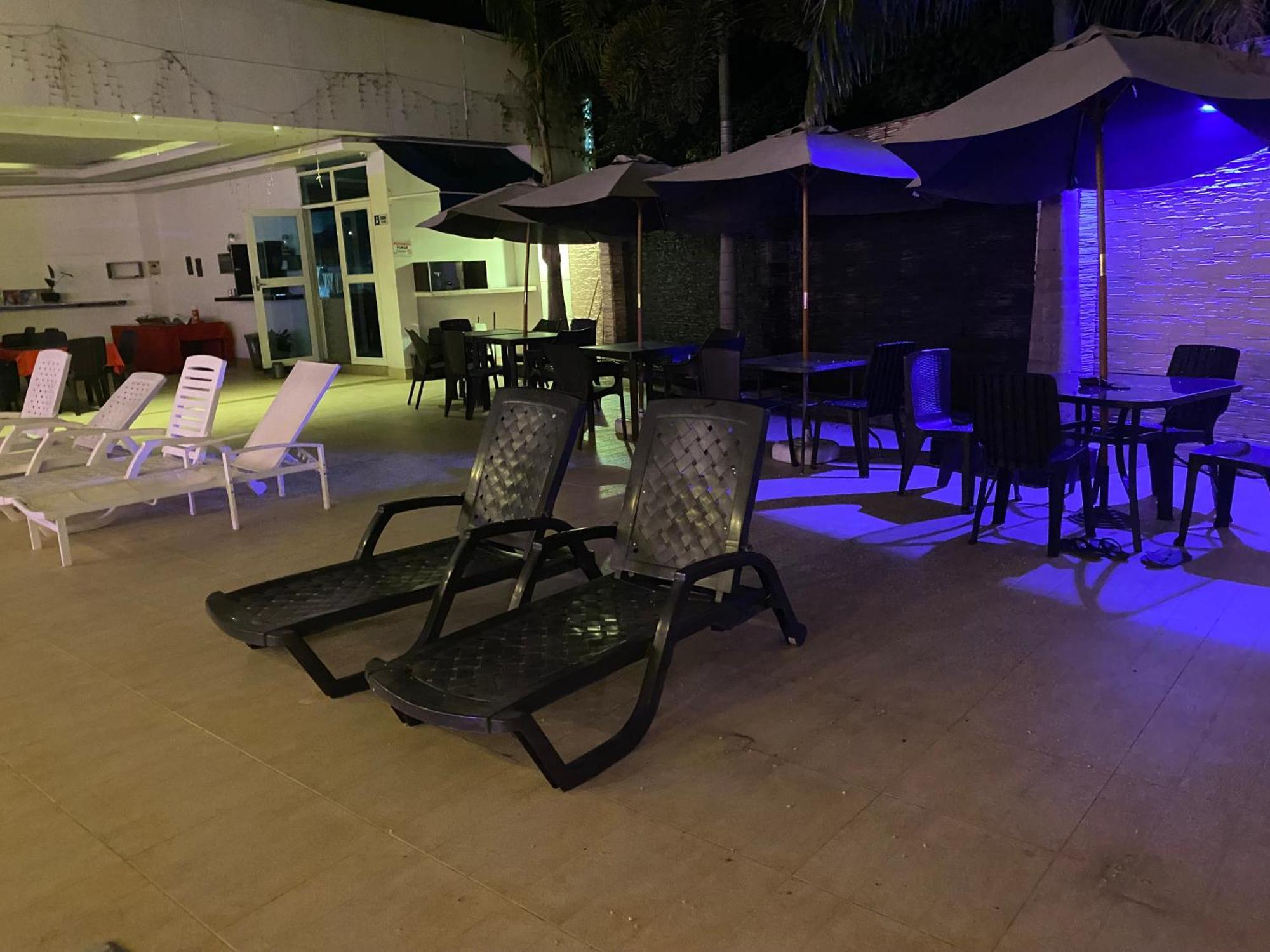 Hotel Deluxe Oasis De La Colina Girardot Exterior photo